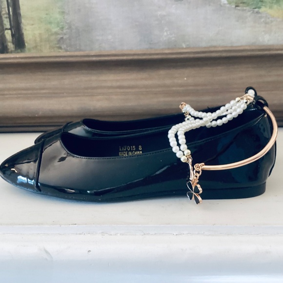 Womens Sz 8 Cap Toe Ankle Pearl Chain Charm Ballerina Flats Black Patent Leather - Picture 7 of 16